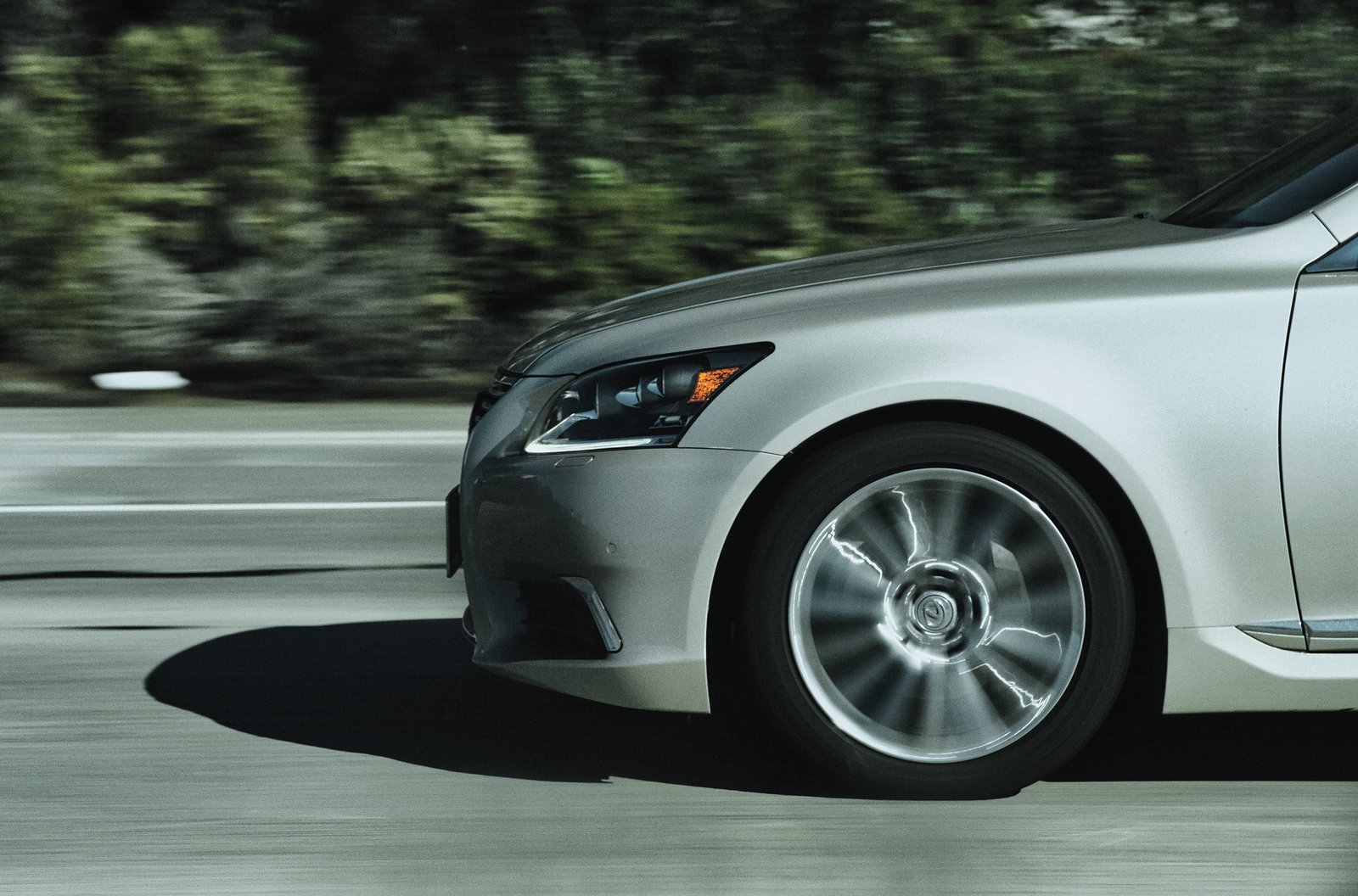 Auto fährt langsam an